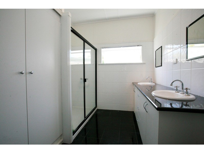 24 Ninth Avenue, Railway Estate QLD 4810