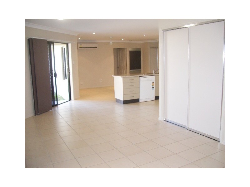 22 Anchorage Circuit, Bushland Beach QLD 4818