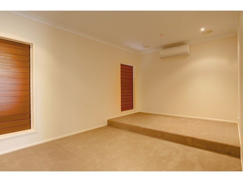 24 Dunlop Street, Kelso QLD 4815