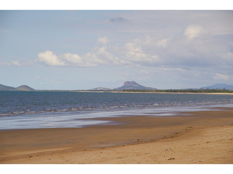6 Reef Street, Saunders Beach QLD 4818