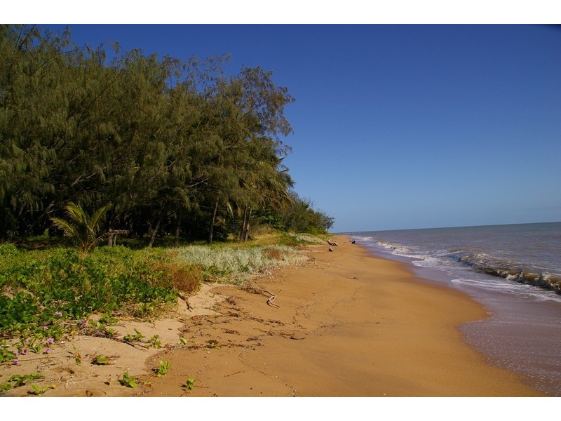 6 Reef Street, Saunders Beach QLD 4818