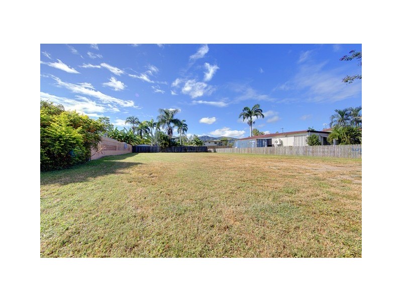 24 Barellan Street, Cranbrook QLD 4814