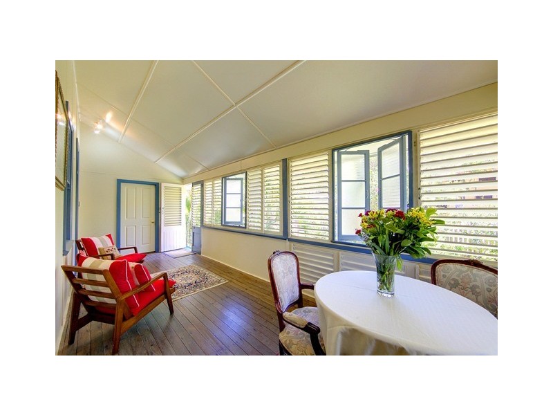 6 Garrick Street, West End QLD 4810