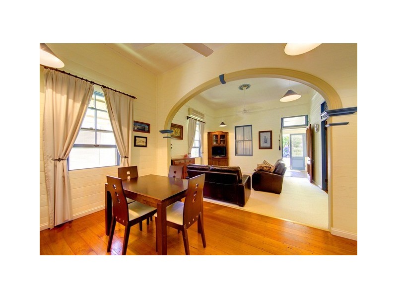 6 Garrick Street, West End QLD 4810