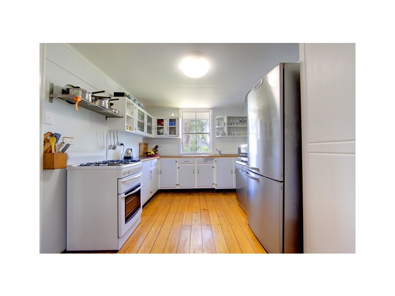 6 Garrick Street, West End QLD 4810