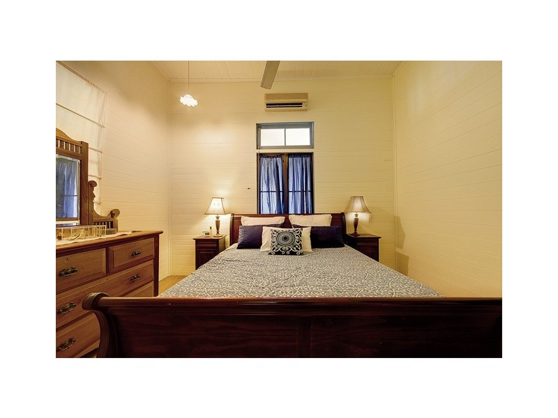 6 Garrick Street, West End QLD 4810