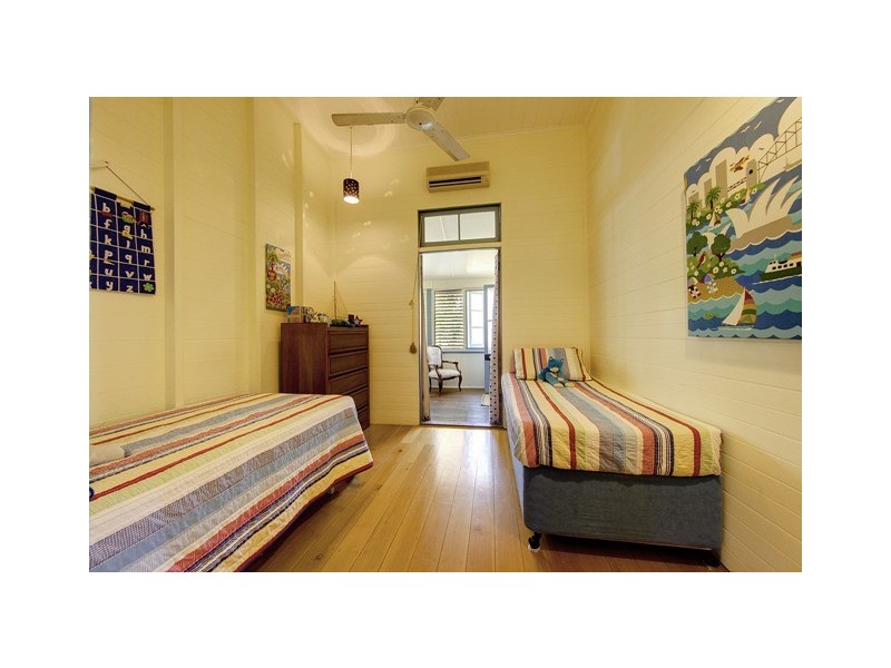 6 Garrick Street, West End QLD 4810