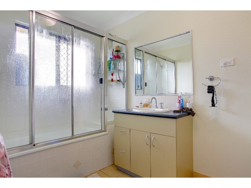 25 Kempton Chase, Burdell QLD 4818