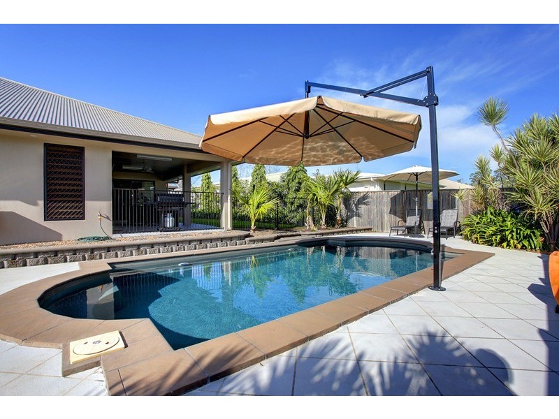 16 Margarita Court, Bushland Beach QLD 4818