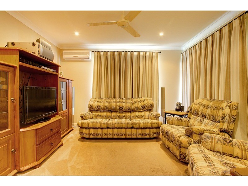 16 Margarita Court, Bushland Beach QLD 4818