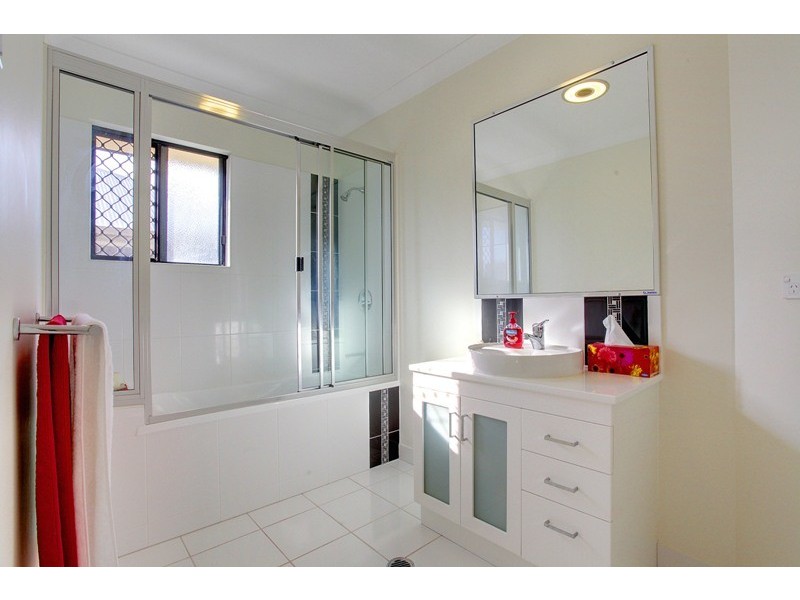 14 Armistice Street, Burdell QLD 4818