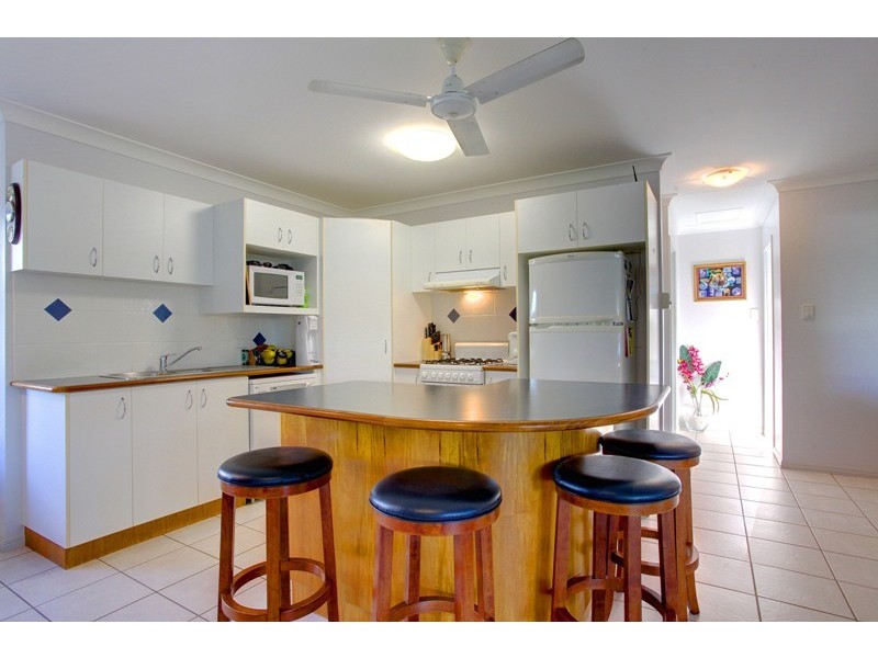 6 Gernika Court, Bushland Beach QLD 4818