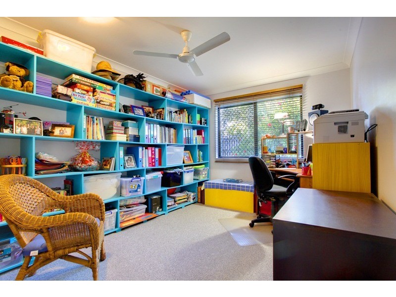 6 Gernika Court, Bushland Beach QLD 4818