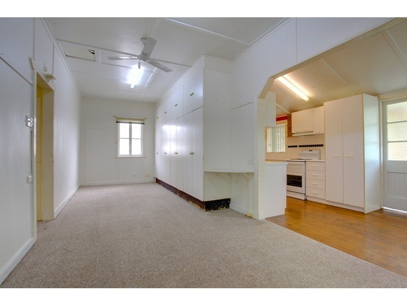 23 Harold Street, West End QLD 4810