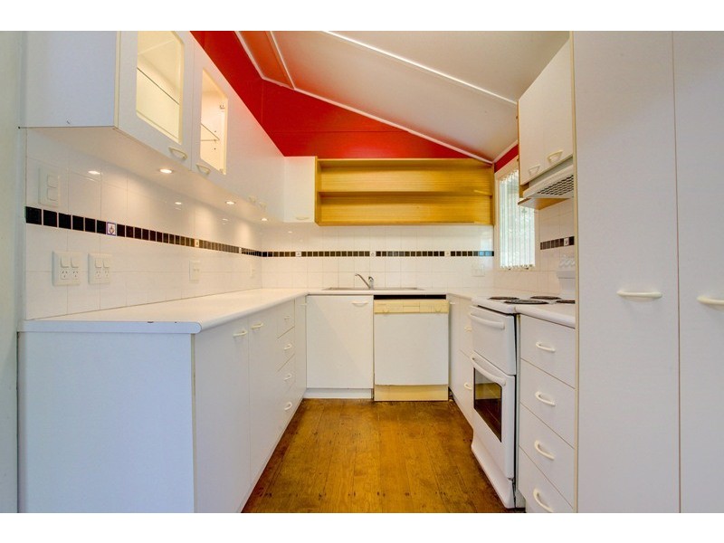 23 Harold Street, West End QLD 4810