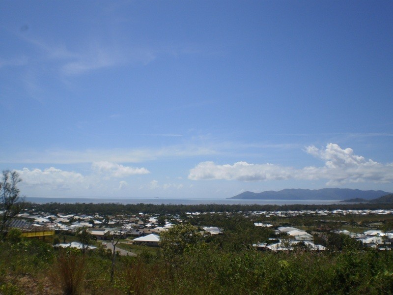 74 Goicoechea Drive, Bushland Beach QLD 4818