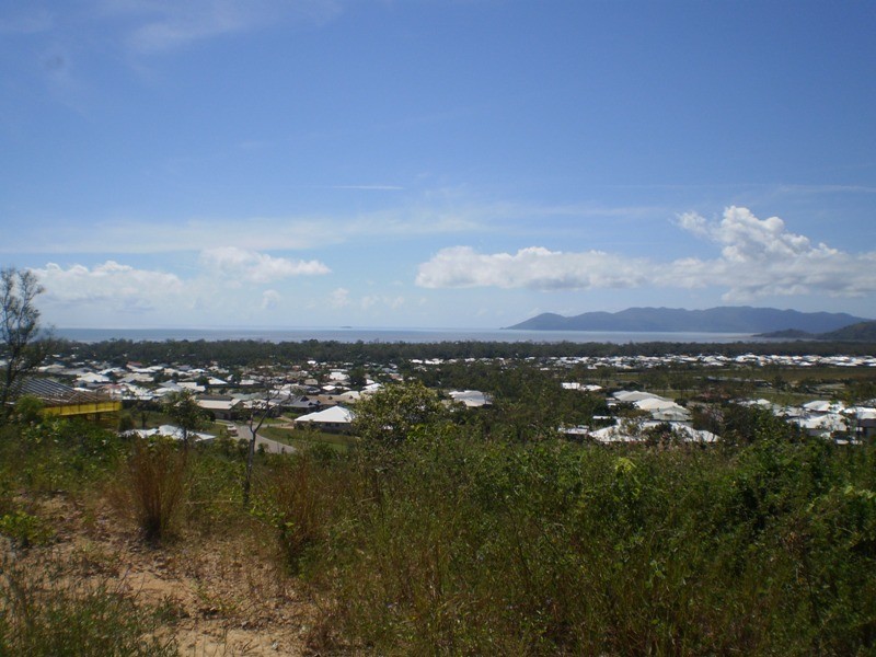 74 Goicoechea Drive, Bushland Beach QLD 4818