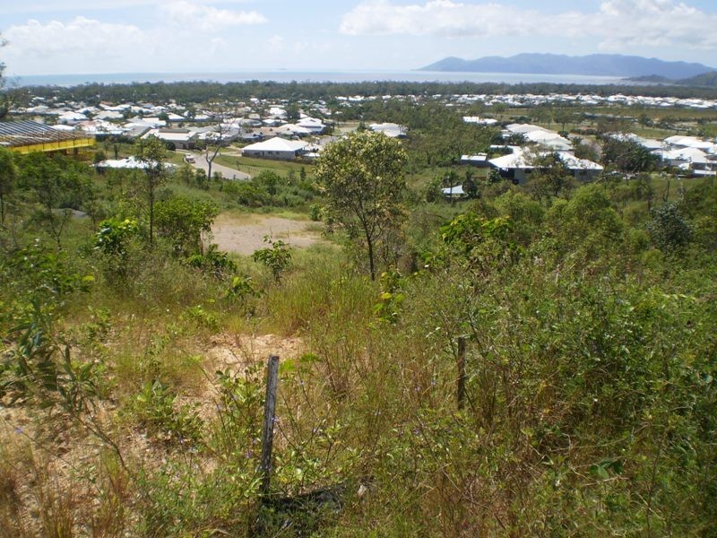 74 Goicoechea Drive, Bushland Beach QLD 4818