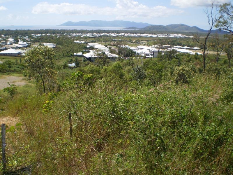 74 Goicoechea Drive, Bushland Beach QLD 4818