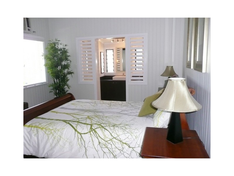 12a Carmody Street, Hermit Park QLD 4812