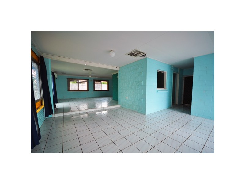 2 Gill Street, Kirwan QLD 4817