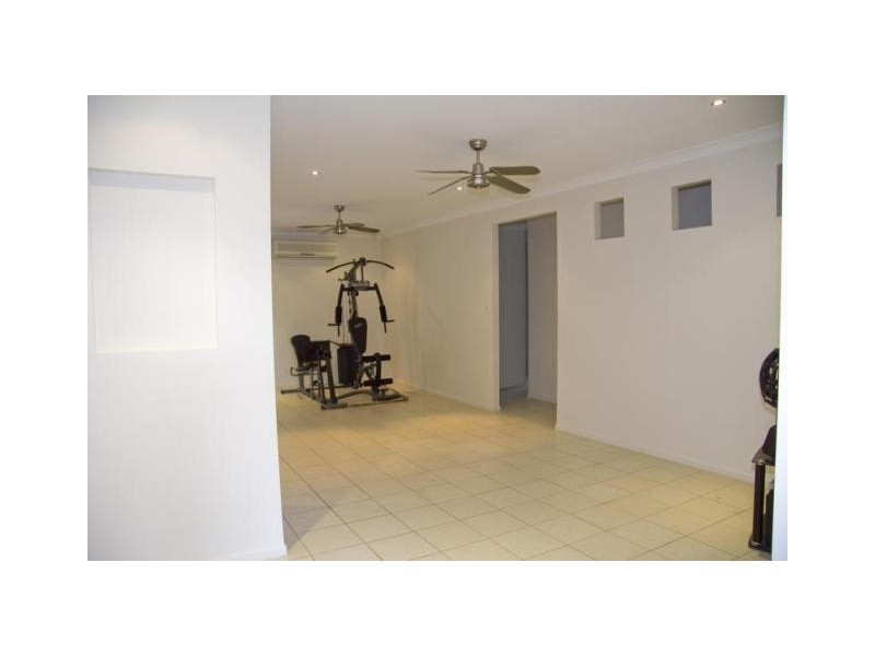 15 Timbury Way, Mount Louisa QLD 4814