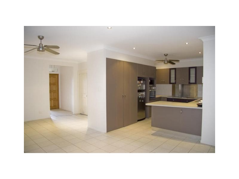 15 Timbury Way, Mount Louisa QLD 4814