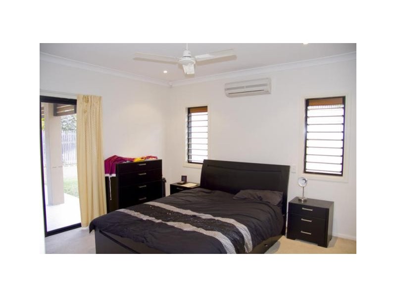 15 Timbury Way, Mount Louisa QLD 4814