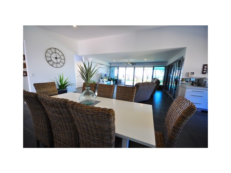 4 Reef Street, Saunders Beach QLD 4818