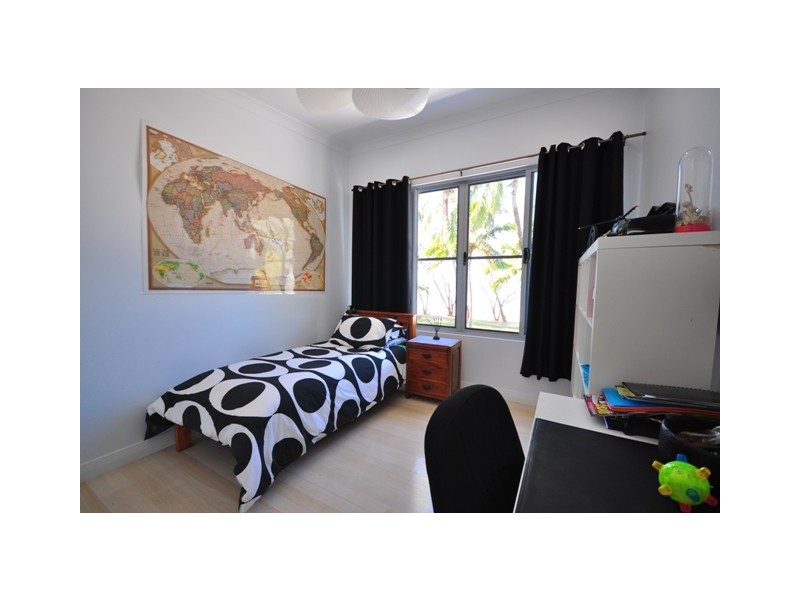 4 Reef Street, Saunders Beach QLD 4818