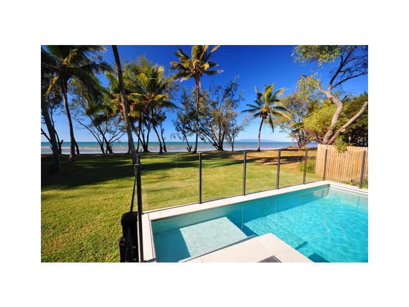 4 Reef Street, Saunders Beach QLD 4818