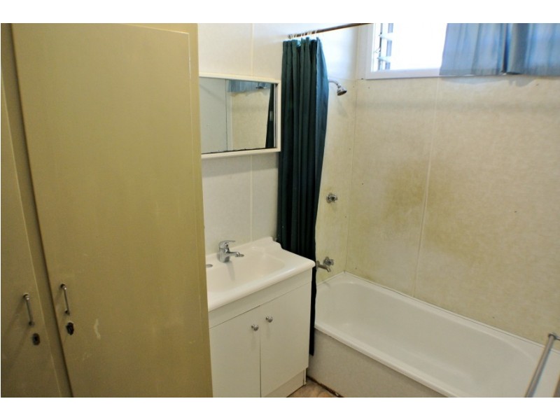 1 and 2 /46 Crocker Street, Kirwan QLD 4817