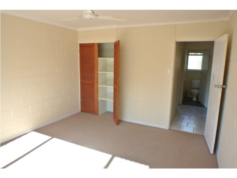 1 and 2 / 42 Cambridge Street, Gulliver QLD 4812