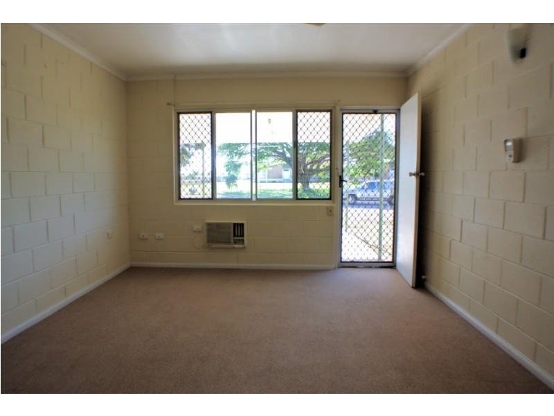 1 and 2 / 42 Cambridge Street, Gulliver QLD 4812