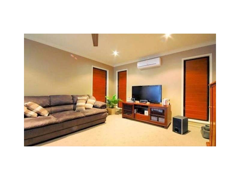 1 Dugong Court, Bushland Beach QLD 4818