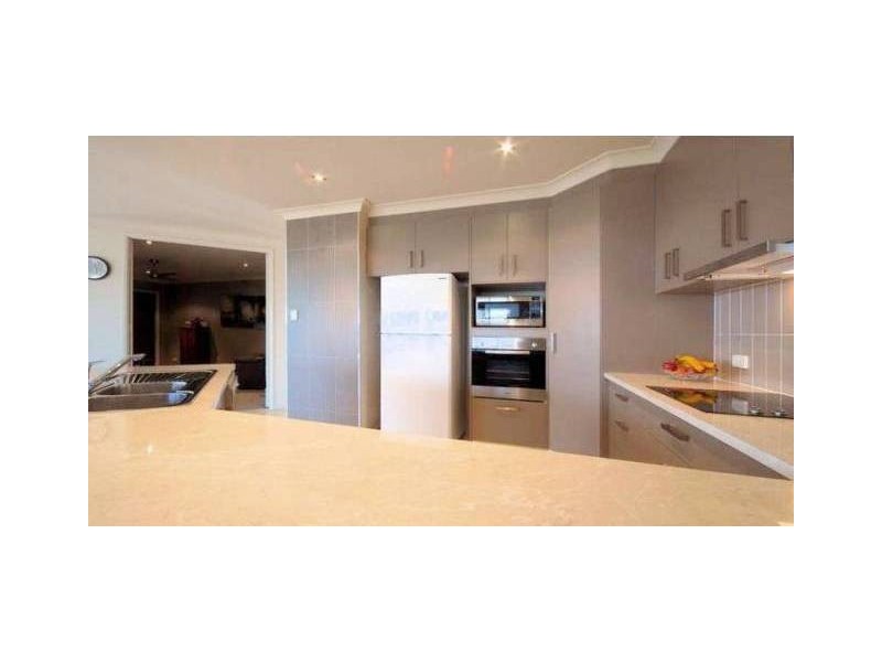 1 Dugong Court, Bushland Beach QLD 4818