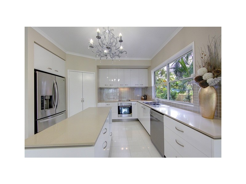 39 Ahearne Street, Hermit Park QLD 4812