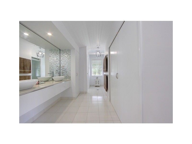 39 Ahearne Street, Hermit Park QLD 4812