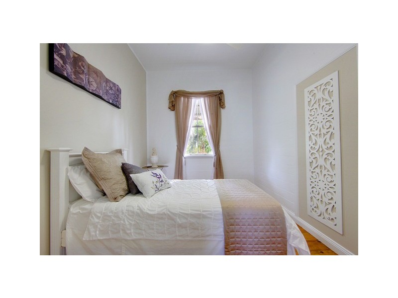 39 Ahearne Street, Hermit Park QLD 4812