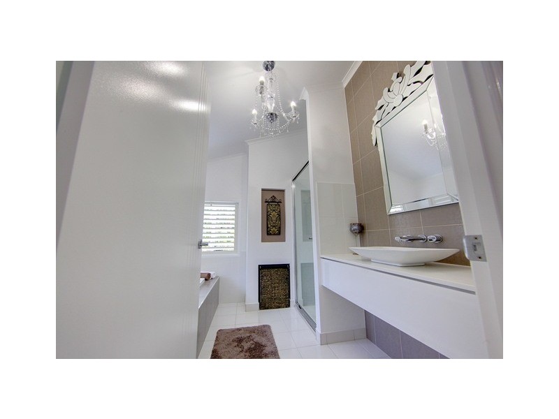 39 Ahearne Street, Hermit Park QLD 4812