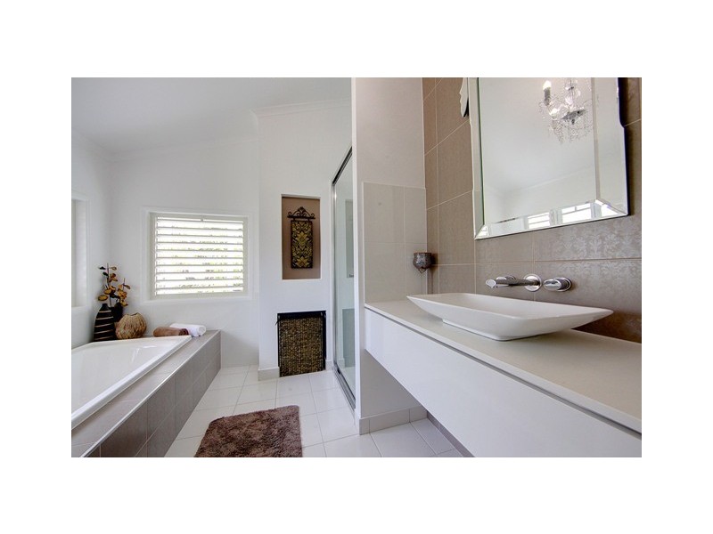 39 Ahearne Street, Hermit Park QLD 4812