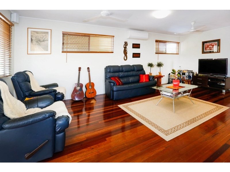 27 Jannila Avenue, Cranbrook QLD 4814