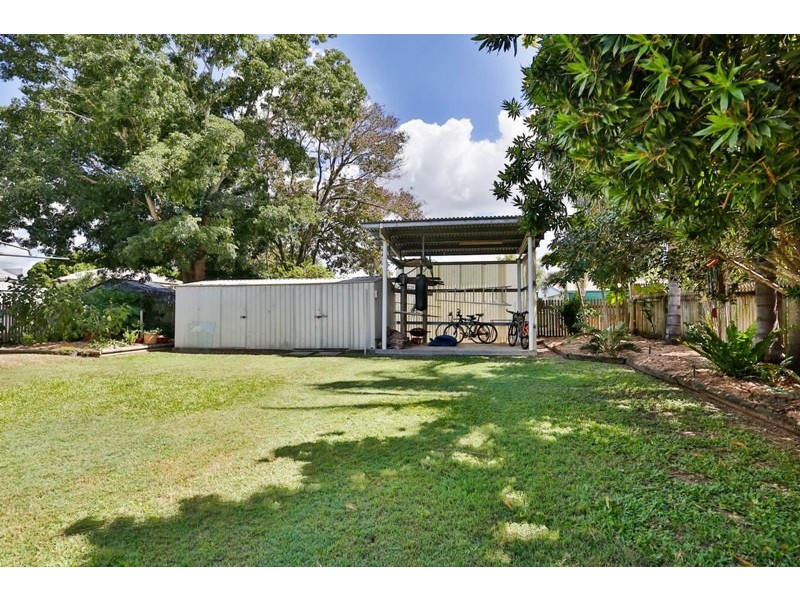 27 Jannila Avenue, Cranbrook QLD 4814