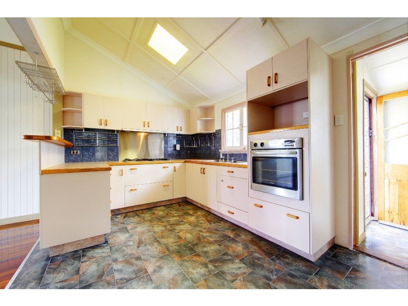 76 Philp Street, Hermit Park QLD 4812