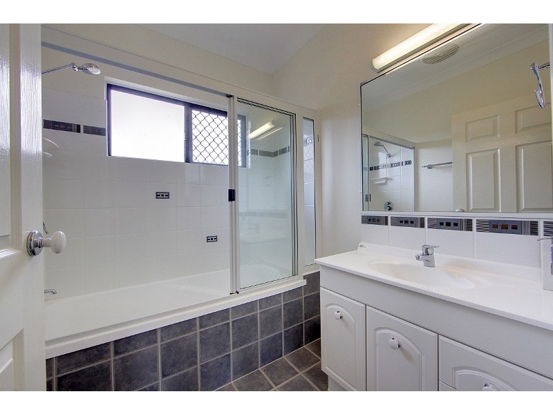 32 Monaro Circuit, Mount Louisa QLD 4814