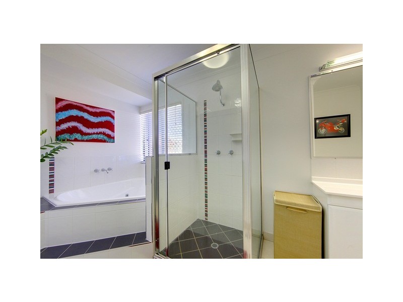 21 Ningaloo Crescent, Burdell QLD 4818