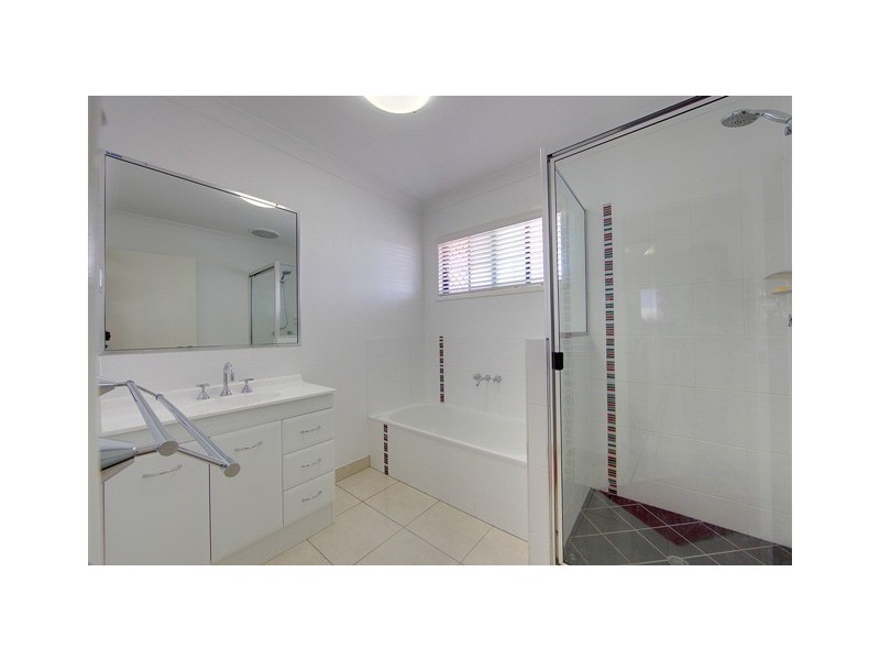 21 Ningaloo Crescent, Burdell QLD 4818