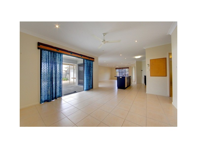 7 St Albans Road, Mount Louisa QLD 4814