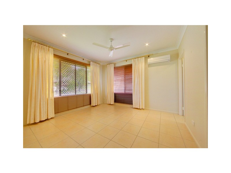 7 St Albans Road, Mount Louisa QLD 4814