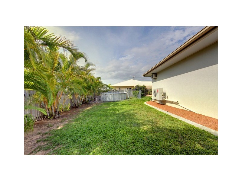 7 St Albans Road, Mount Louisa QLD 4814